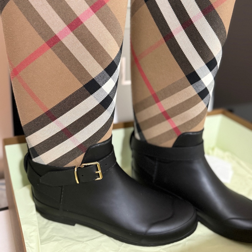 Burberry house check rain boots